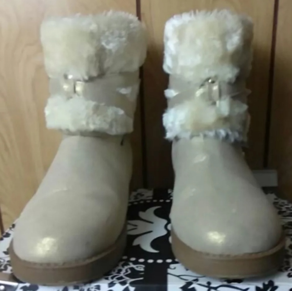 BOOTS GUESS